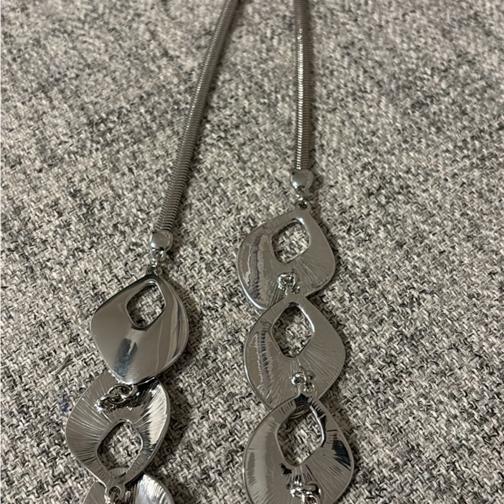 Elegant Silver Necklace